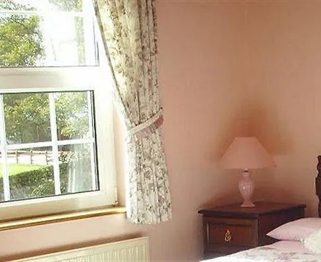 Springfield House 4*