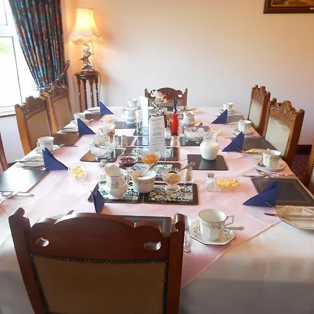 Springfield House 4*