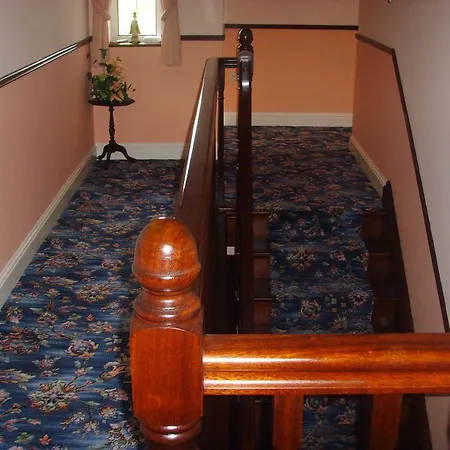 Springfield House 4*