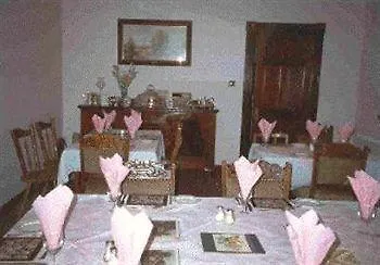 Springfield House 4*